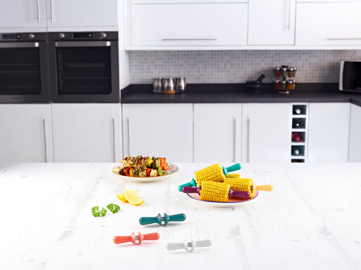 Opaque interlocking corn holders six