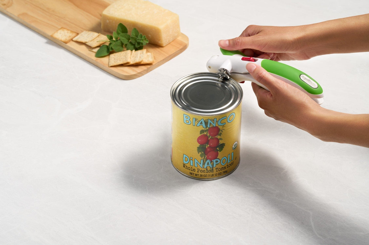 Lock lift can opener green