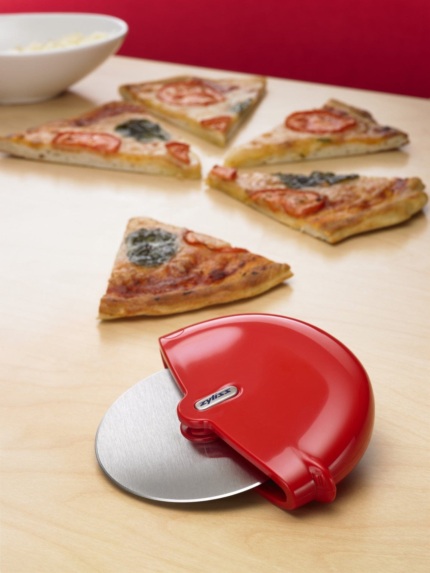 Pizza cutter wheel and slicer