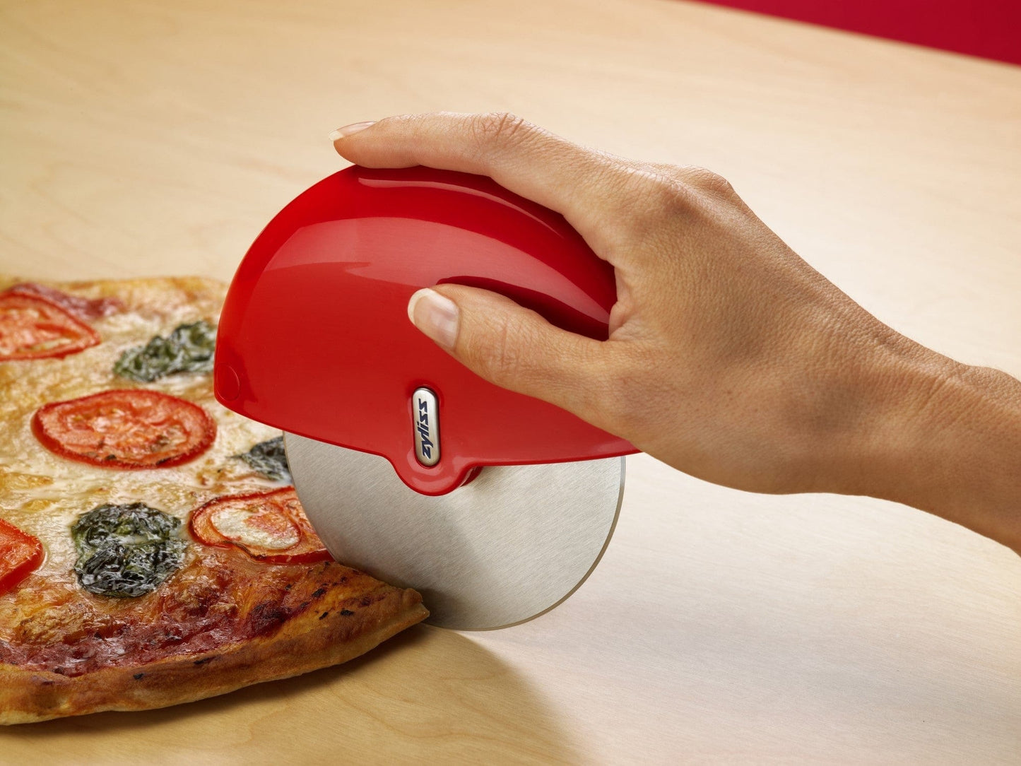 Pizza cutter wheel and slicer