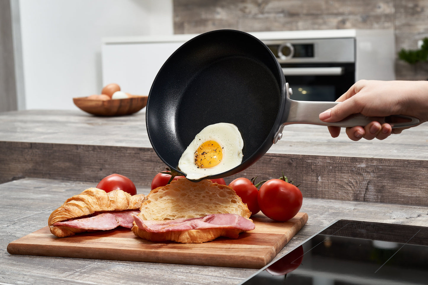 Ultimate Pro Nonstick 9.5 inch Frying Pan with Pour Spout